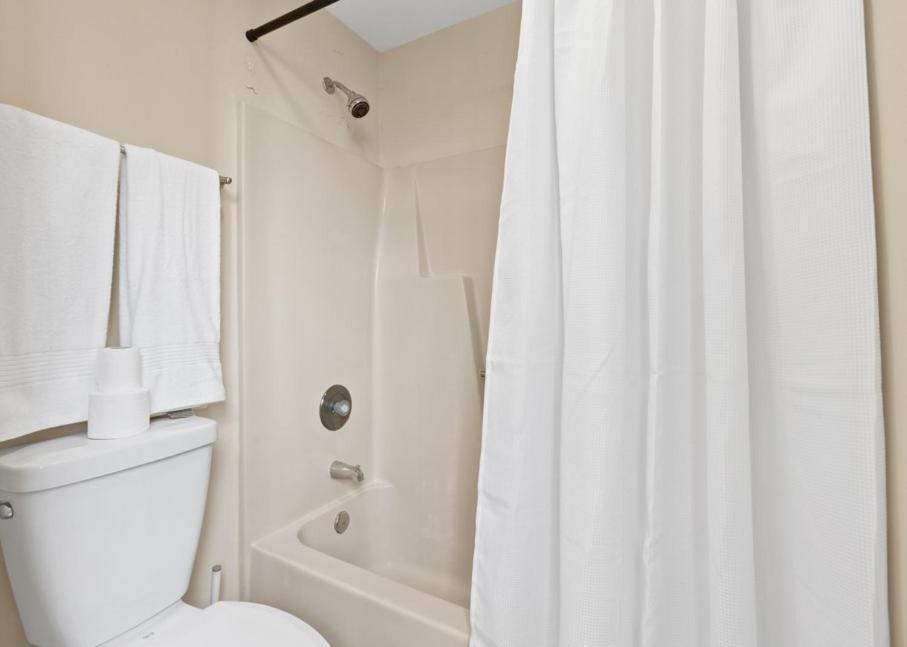 Bright And Cozy 1-Br Condo, Wifi ويلمنجتون المظهر الخارجي الصورة