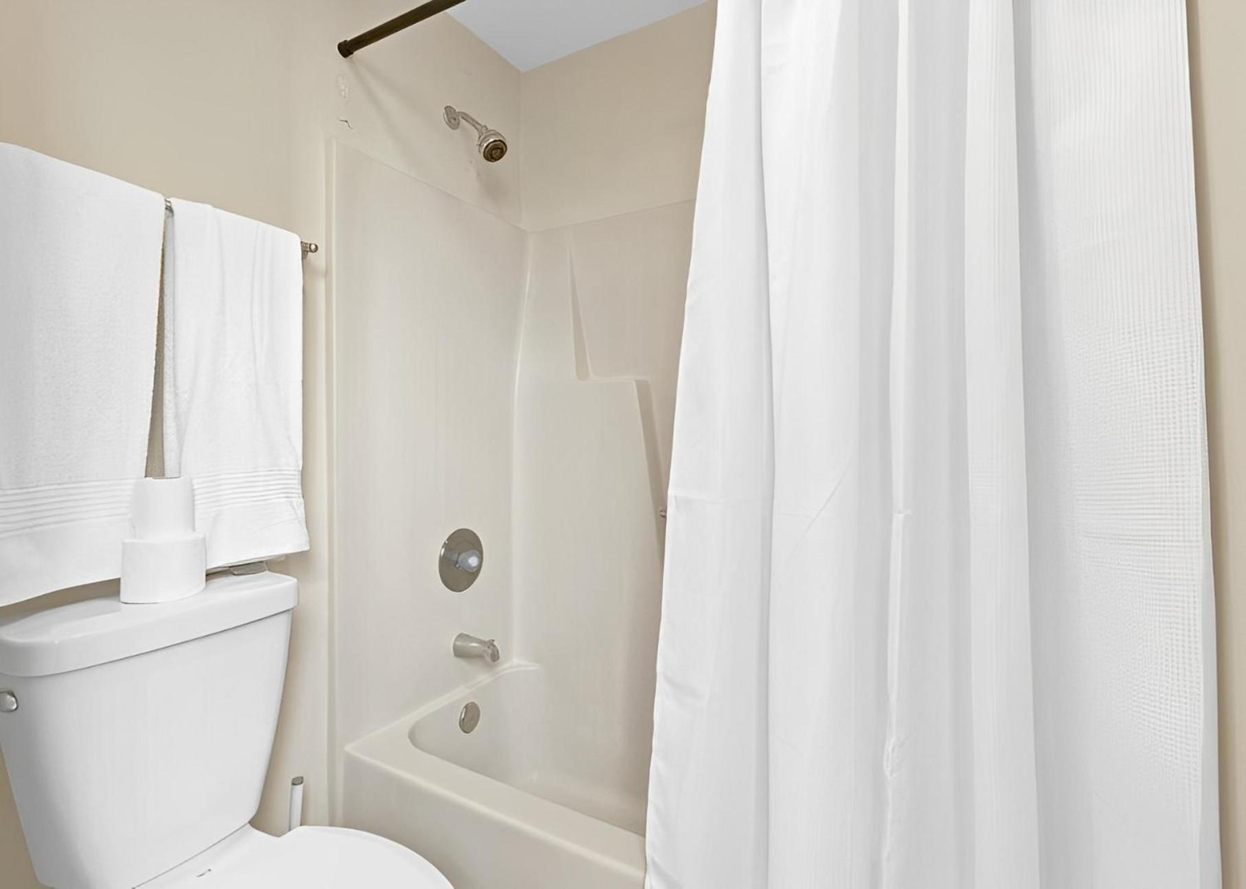 Bright And Cozy 1-Br Condo, Wifi ويلمنجتون المظهر الخارجي الصورة